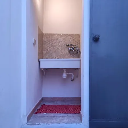 Aia Apartment *